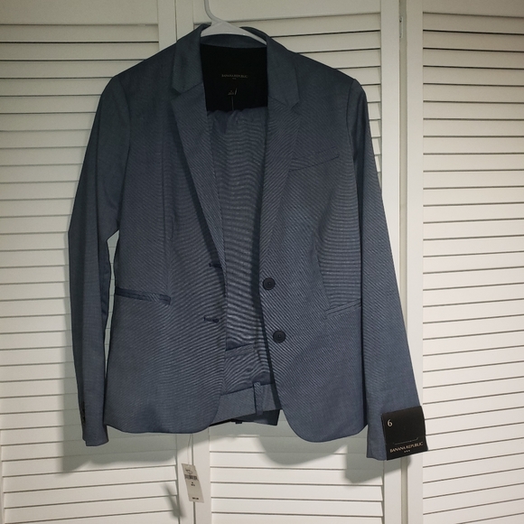 Too small - Picture 2 of 2